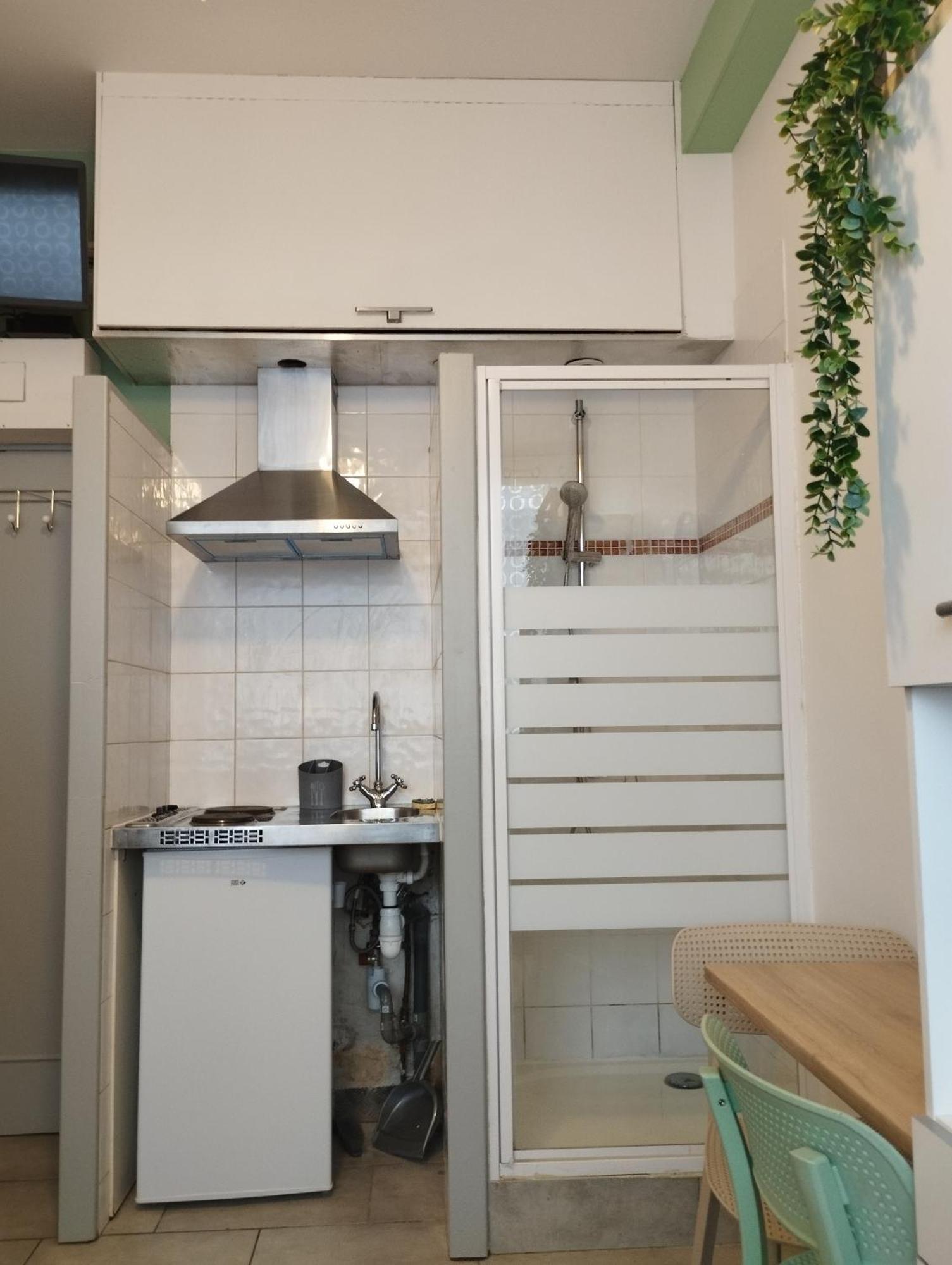 Chambrette Boulevard Des Pyrenees Hypercentre 10M Carre Wc Sur Le Palier, Porte40 Pau Exteriér fotografie