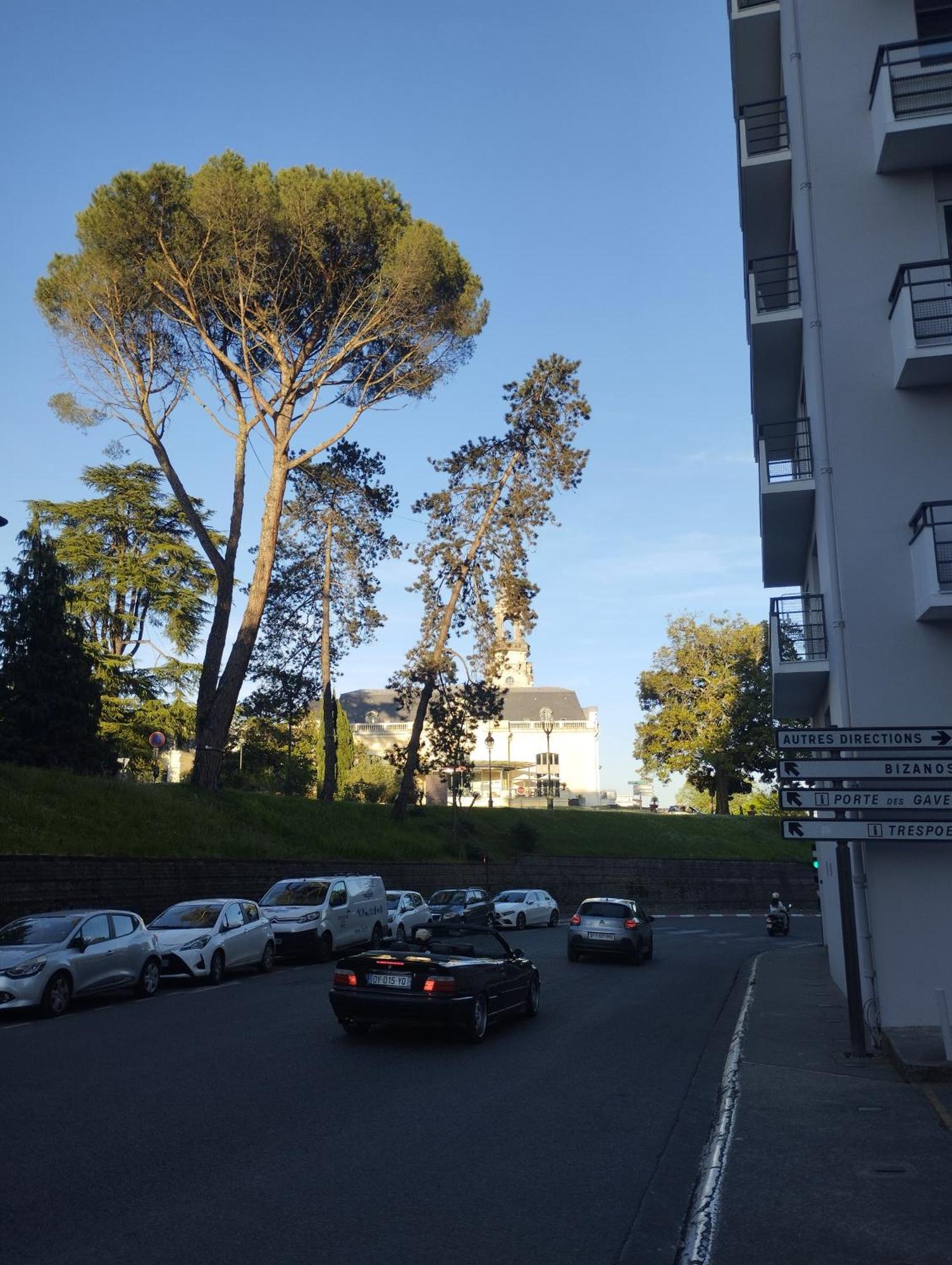 Chambrette Boulevard Des Pyrenees Hypercentre 10M Carre Wc Sur Le Palier, Porte40 Pau Exteriér fotografie
